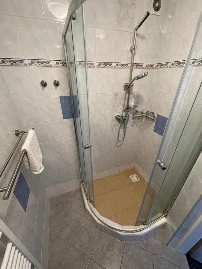 Maxovo Kralovstvi Apartment Rovensko pod Troskami ภายนอก รูปภาพ