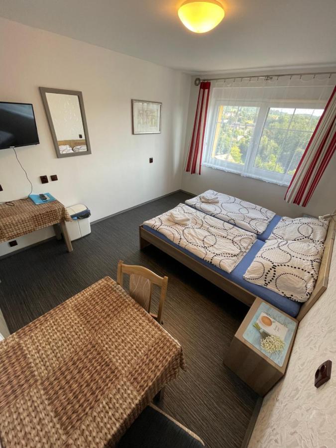 Maxovo Kralovstvi Apartment Rovensko pod Troskami ภายนอก รูปภาพ