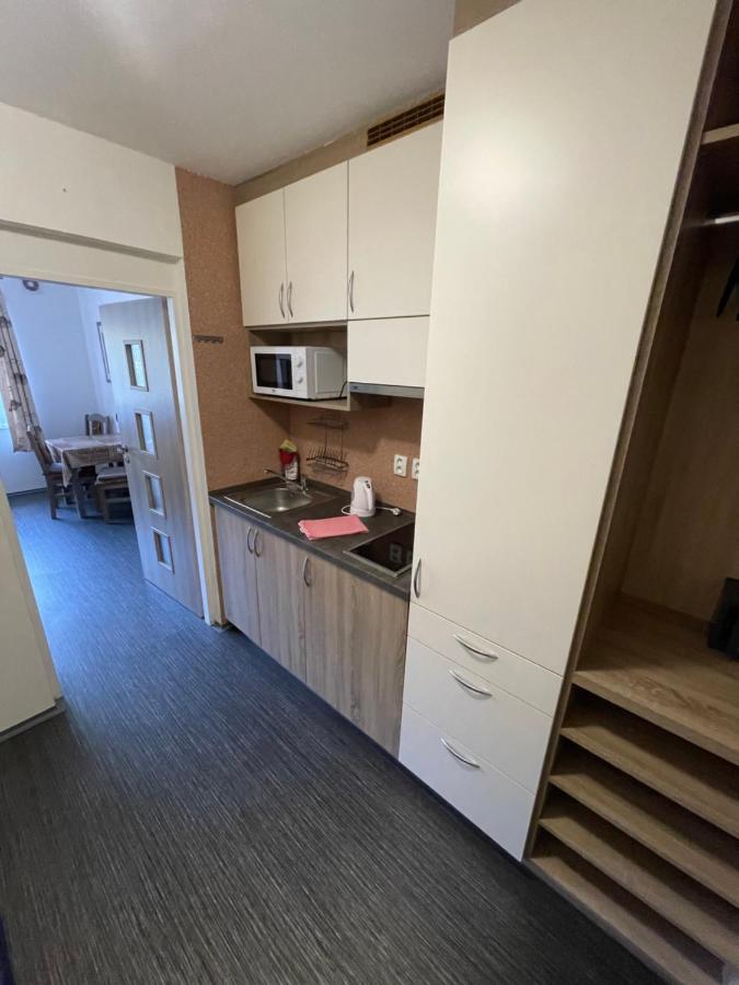 Maxovo Kralovstvi Apartment Rovensko pod Troskami ภายนอก รูปภาพ