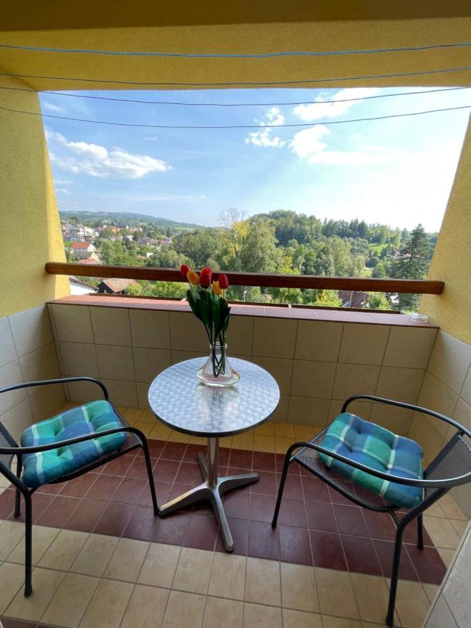 Maxovo Kralovstvi Apartment Rovensko pod Troskami ภายนอก รูปภาพ