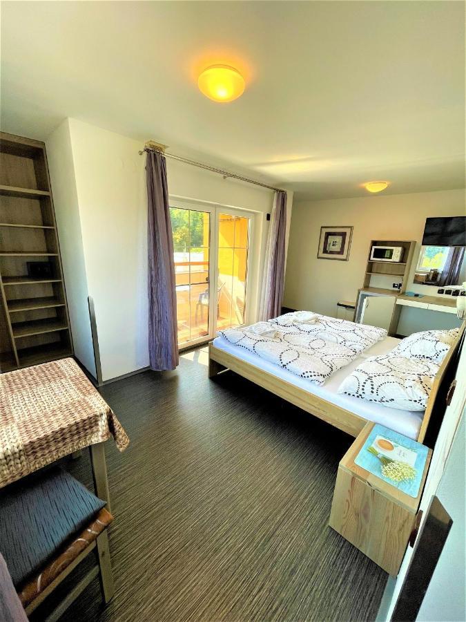 Maxovo Kralovstvi Apartment Rovensko pod Troskami ภายนอก รูปภาพ