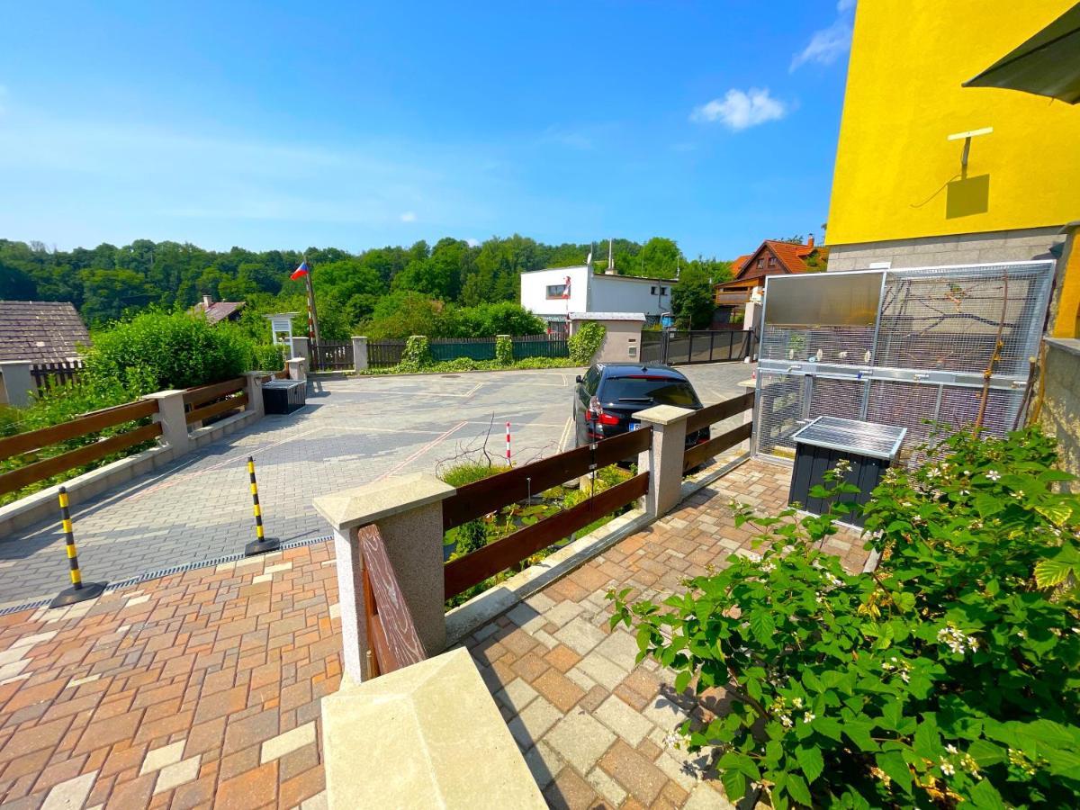 Maxovo Kralovstvi Apartment Rovensko pod Troskami ภายนอก รูปภาพ