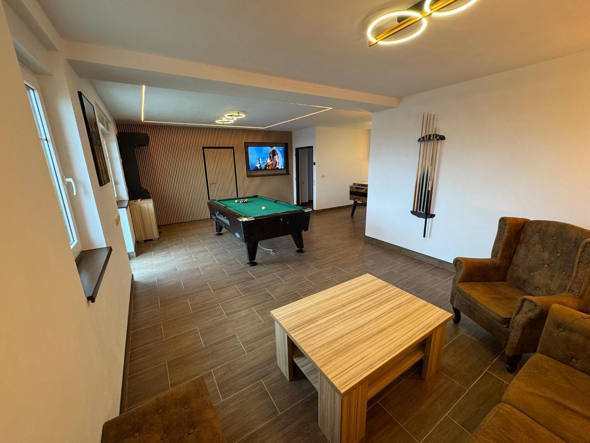 Maxovo Kralovstvi Apartment Rovensko pod Troskami ภายนอก รูปภาพ